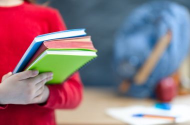 rsz_kid-is-learning-in-class-prczv8r 870z608-min